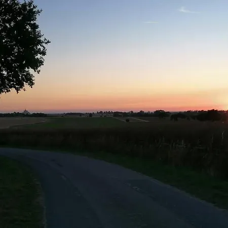 Sunset Family Mont Saint Michel Ferienhaus Céaux